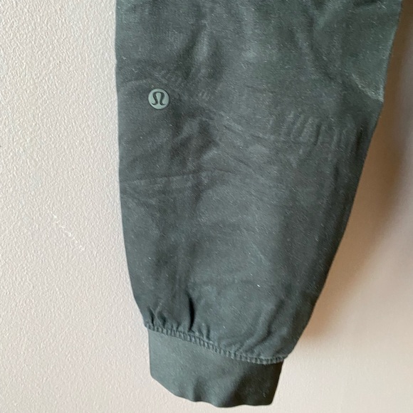 Lululemon Limited Edition Black Jogger 27’ - Picture 3 of 7
